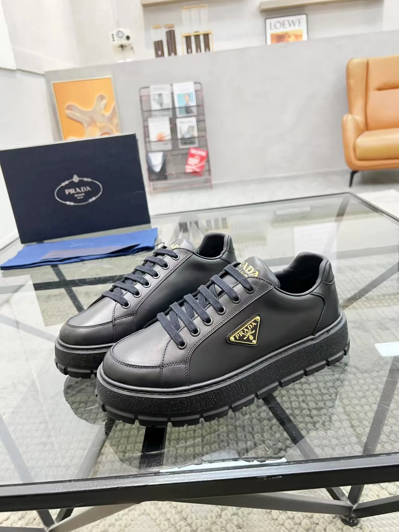 Men's Men's Shoes 💰440 [New Style] 🎍🎍Prada Prada's new men's leather sneakers, the highest version on the market, any comparison is welcome🆚! The original leather has excellent texture and is super high-end! Fetal sheep net lining imported from Italy, removable pad! Luxurious materials and fine workmanship, highly recommended! Code: 38-44 (45 can be customized